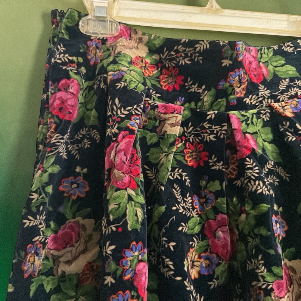 Vintage Black Floral Maxi Skirt - Picture 3 of 3
